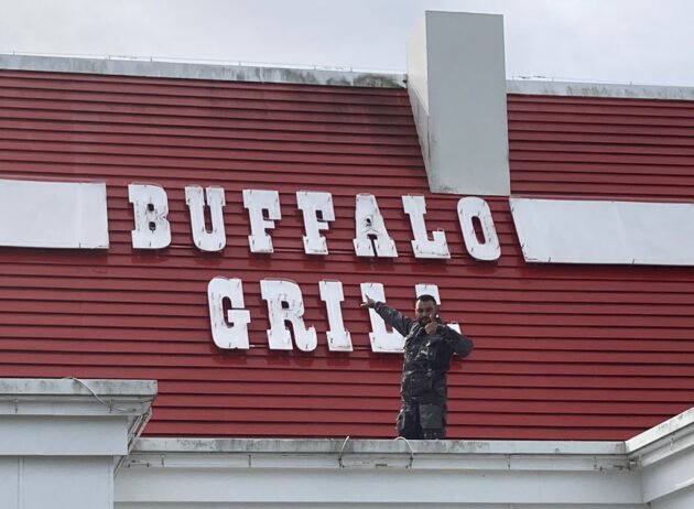 après- nettoyage de l'enseigne buffalo grill à vannes dans le morbihan 56 - floresrenov.fr